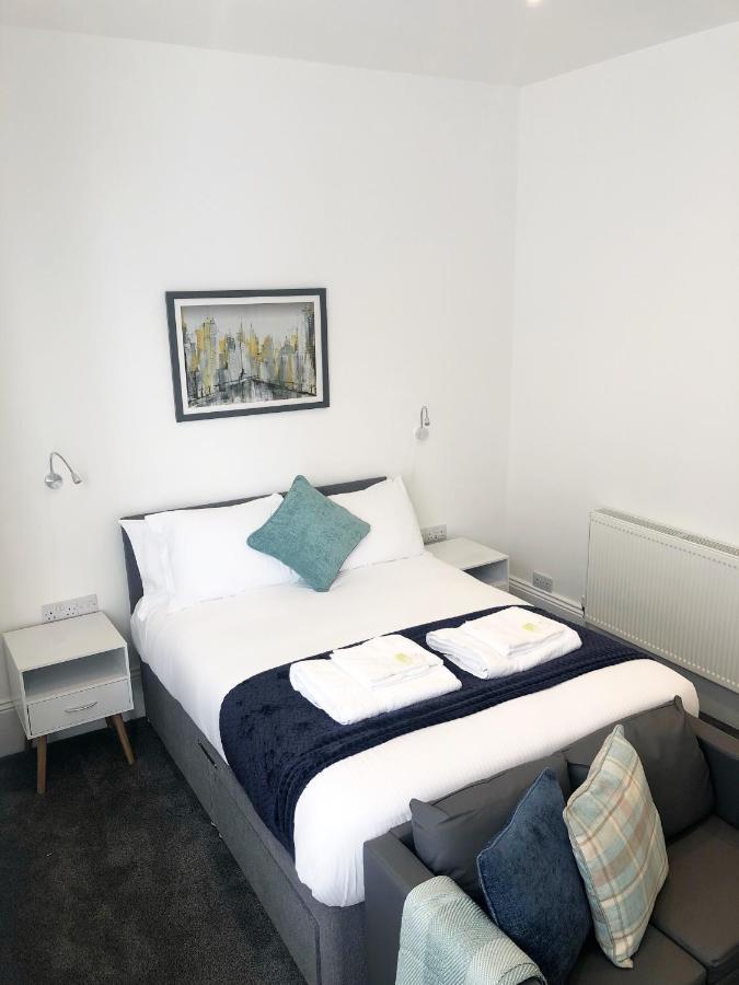 Southside Street Apartments 普里茅斯 外观 照片