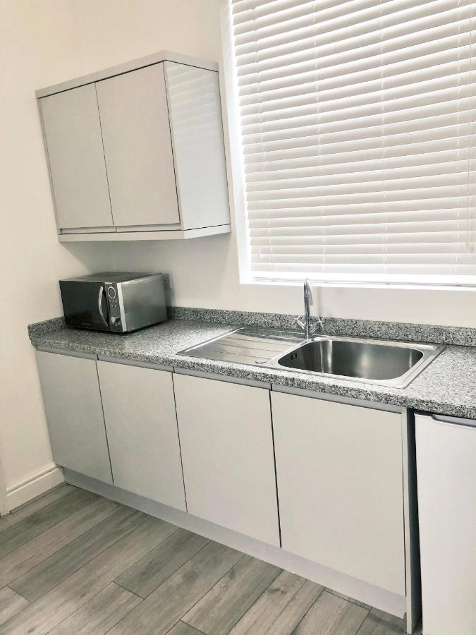 Southside Street Apartments 普里茅斯 外观 照片